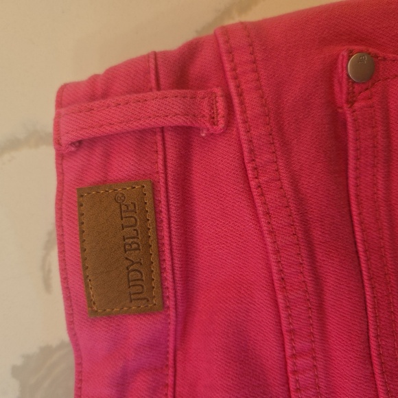 Judy Blue Mid Rise Stretch Garment Dyed Raw Hem Hot Pink Denim Shorts Medium - Picture 5 of 7